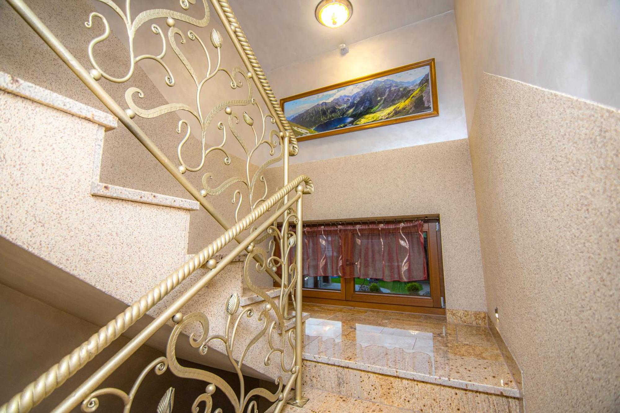 Limba Pod Kotelnica Bezposrednio Pod Stokami Kotelnicy Bialczanskaiej I Termami Bania Bialka Tatrzanska Exterior photo